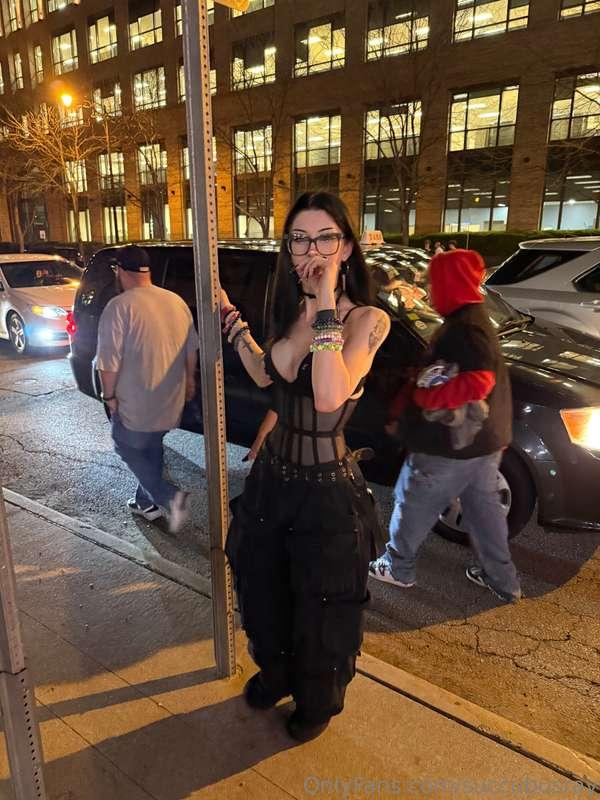 just checking in 🖤