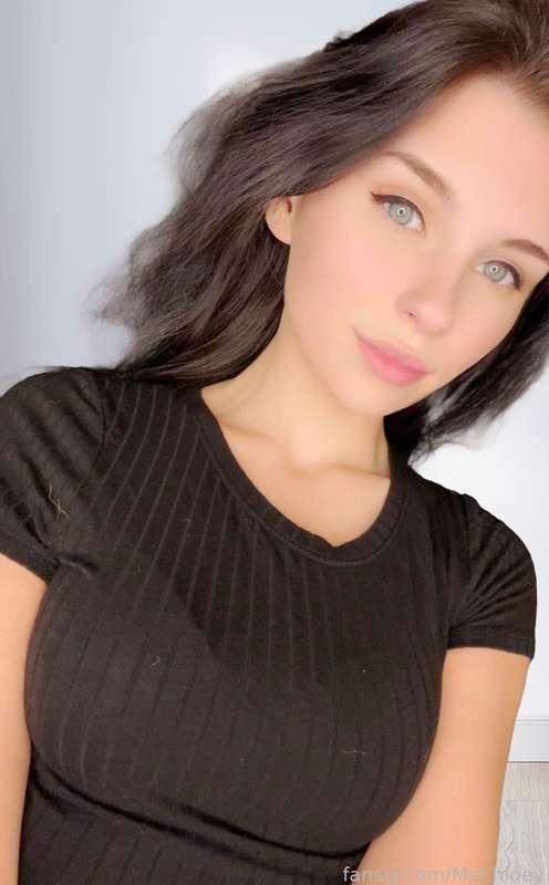 Heyy

#fyp #selfie #girlfriend #sext #videochat #camsex #young #girl #chat #gamer 