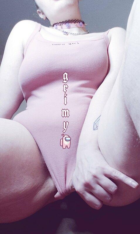 Just two buttons on my one-piece...very,very easy to just tu..