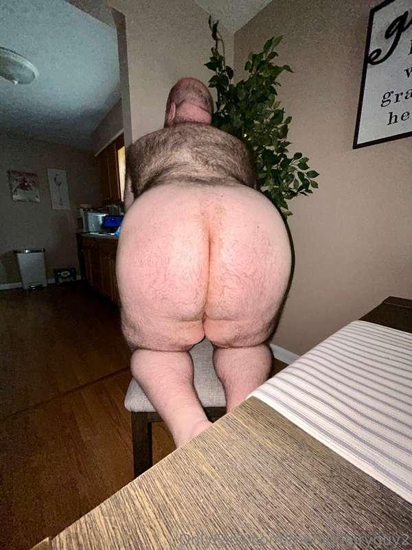 Now that’s a thick ass. 