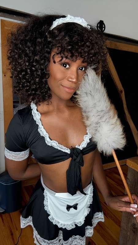 i’ll sweep and dust all day if it means I get to be your fav..