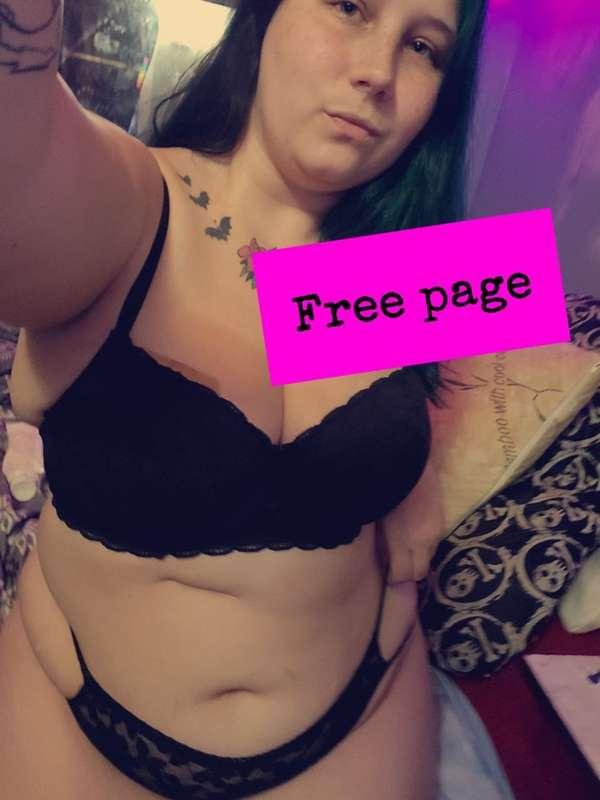 🟢FREE PAGE🟢@mistressmaefree  Cum play with me on my free to ..
