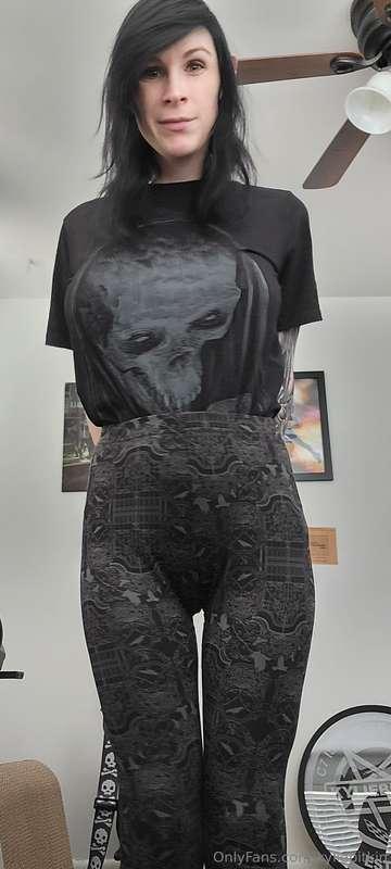 Do you like my casual goth look? I think it makes my pussy p..