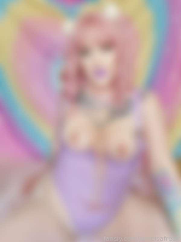 janieisafreak image #2