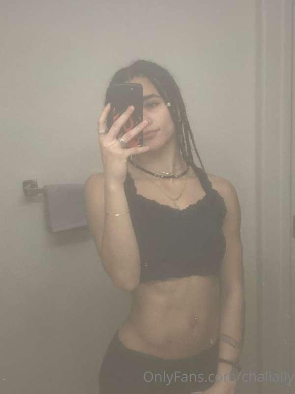 Should I go live sometime soon 🤔💕