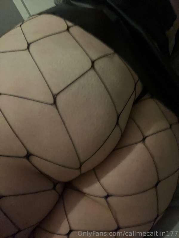 Who doesn’t love fishnets!