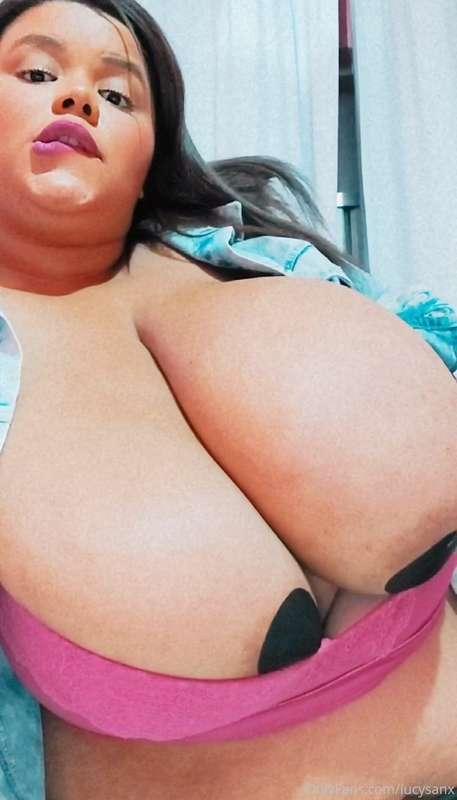 Boobs still growing!!! The bra is tighter now....wow!!
I fee..