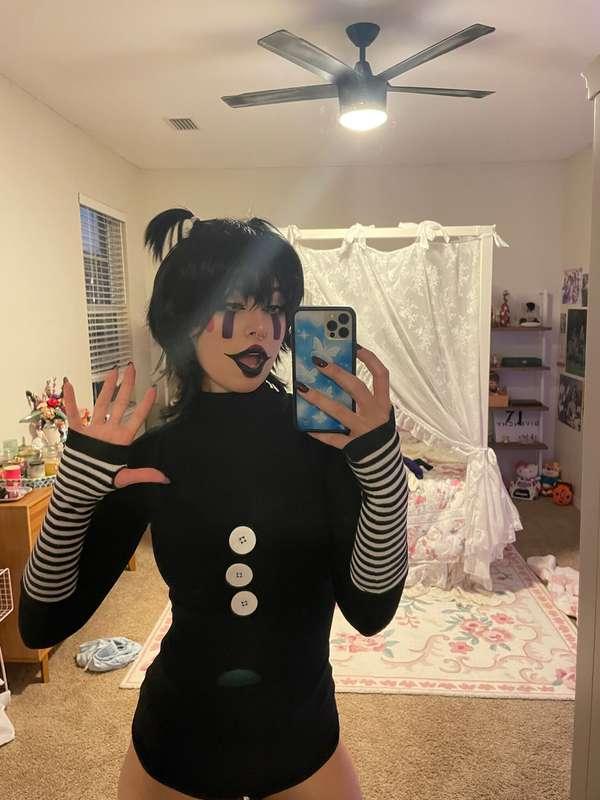 puppet says hi!!! (say it back or else 👻)