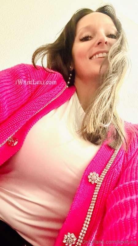 1. Listen to the audio2. Appreciate the sexy selfie I just s..