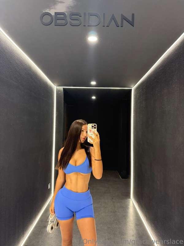 Do you have a thing for gymwear 😏