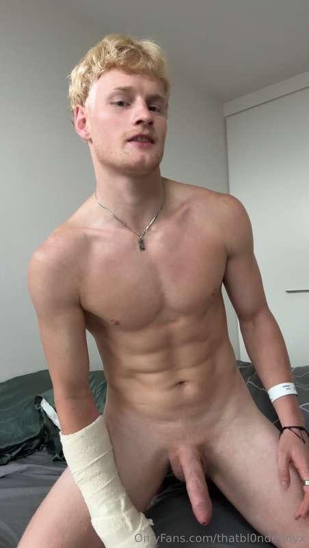 tip $40 I’ll send the FULL unreleased 17 minute video, plus ..
