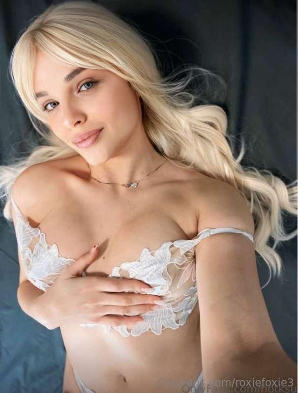 Would you believe that this cutie @hotksu loves sex and crav..