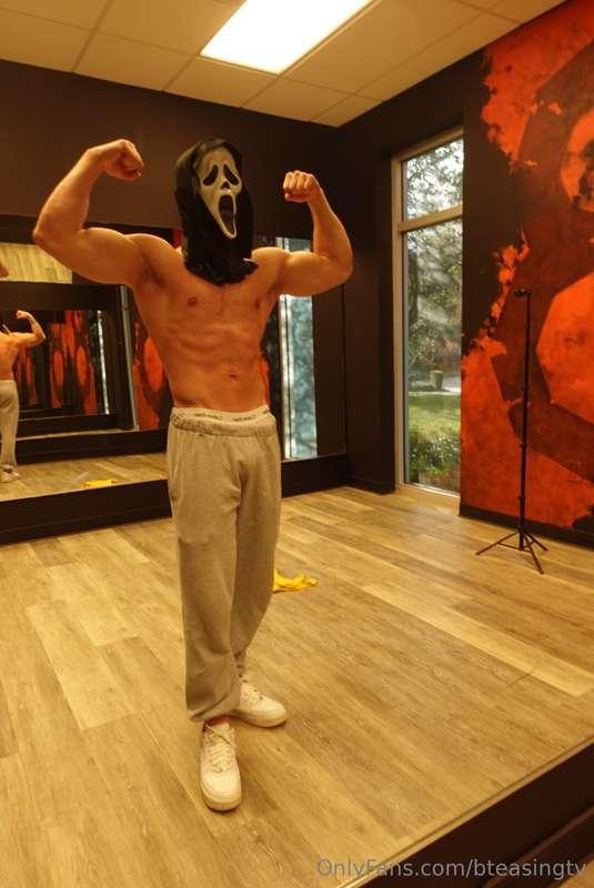 Hmmm have you seen my Halloween jerk video😈💦