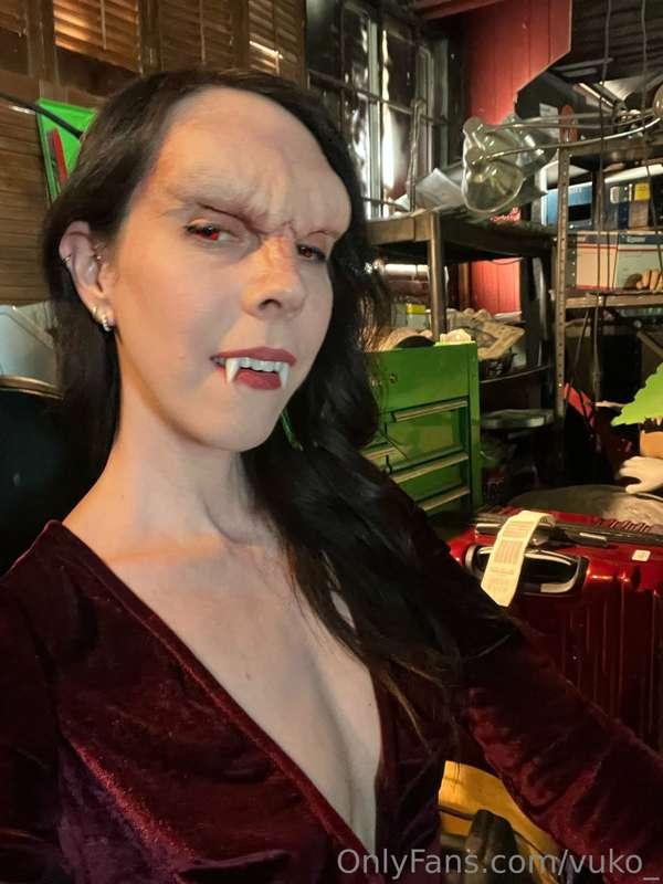 Shooting pickup shots for the vampire movie I’m in today. I’..