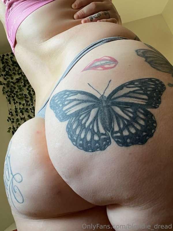 BUNS 🍑🍑