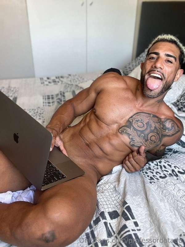 Hello, gorgeous 😍 this is my hot friend @Marchioamorocho 🥵

..