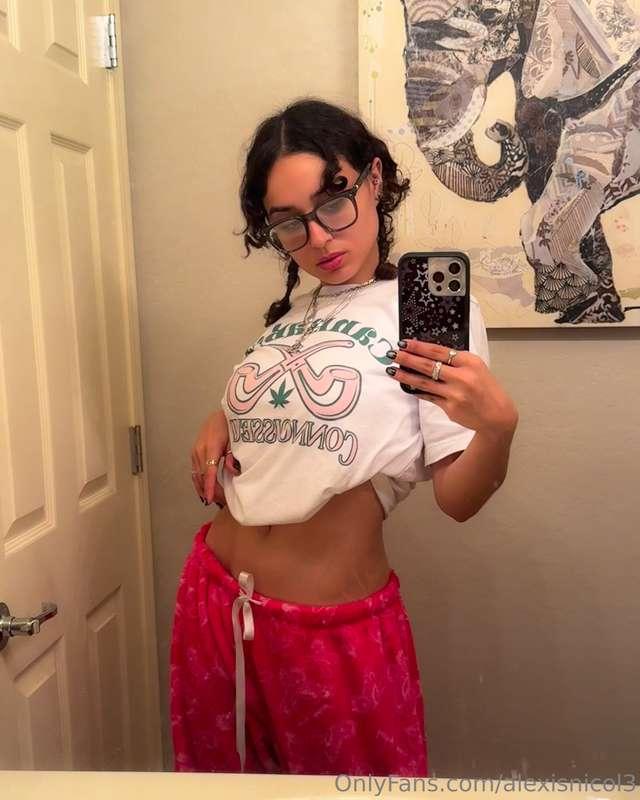Swipe 4 titties 🍒💋💌