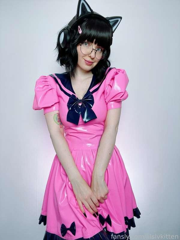 latex schoolgirl is back 💞

#latex #rubber #fetish #schoolgirl #uniform #cute