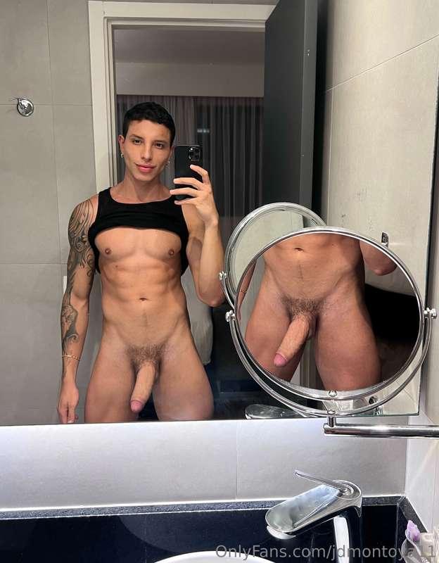 Selfie after the gym 😈