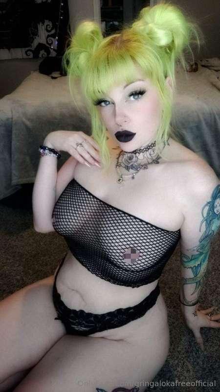 ✨@Rockettghoulspawn✨
📸 Free: @rockettfree

Pale skinned, tat..