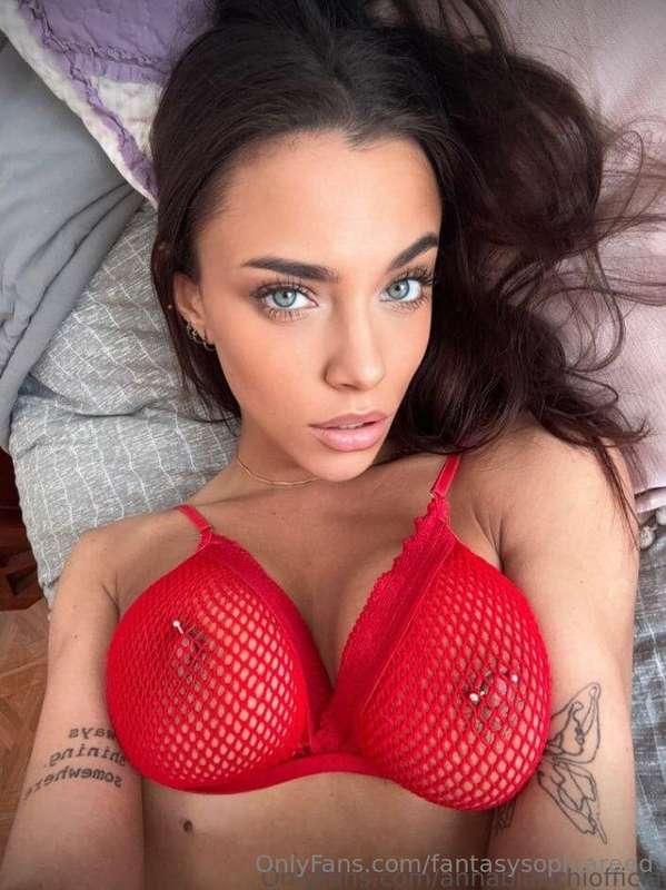 ✅FOLLOW FOR FREE ✅ @annabianchiofficial AND SEE HOW THIS CUT..