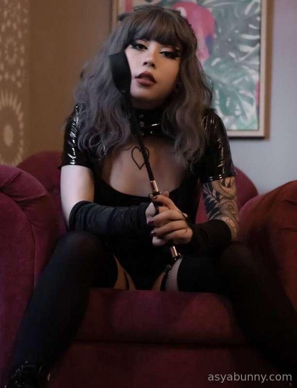 @mistressroxybdsm 🥺 She looks like a small and cute girl, bu..