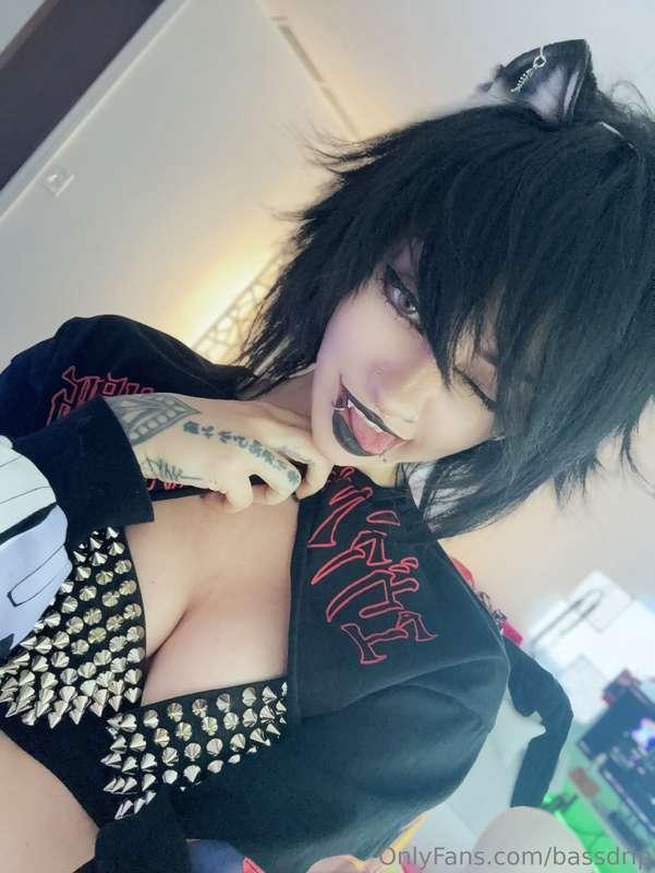 DM me. Right now 🖤