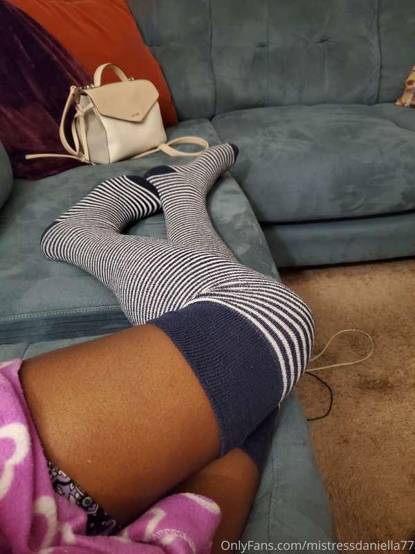 I just love thigh socks!  They make me feel sexy😍😍😍