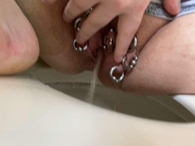 I’ve been slacking on posting my regular piss videos. Here’s one for today!
