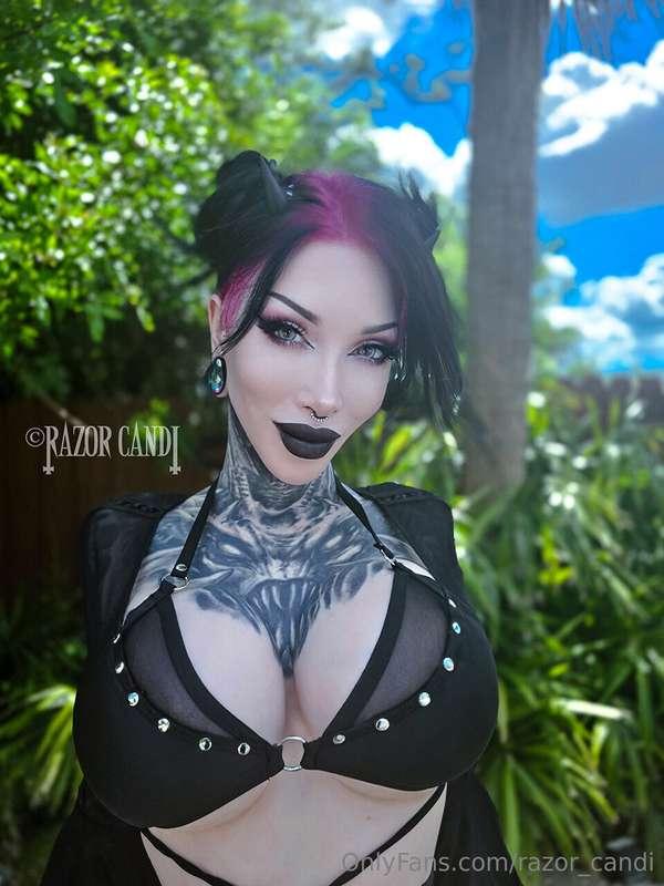 Hi 👋unlock to see the topless/nude version or see it for fre..