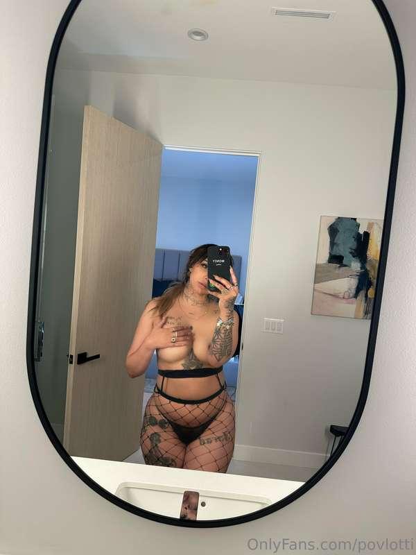 WHERE YOU AT? Ive been feelin horny as hell all day long and..