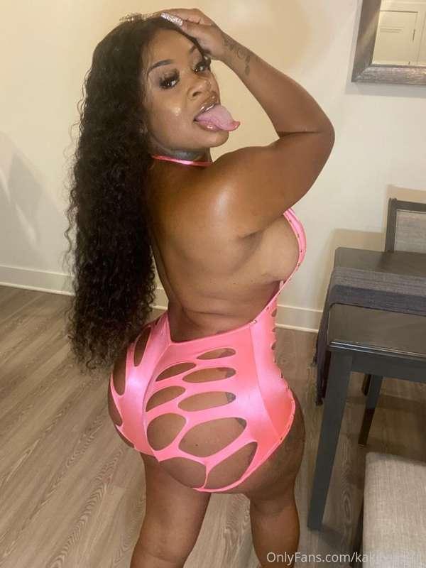 Wait would you prefer to put your cock in my ass then ? DM m..