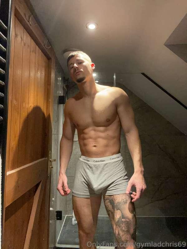 Need a quick jerk after the gym now. Who borrows me their mo..