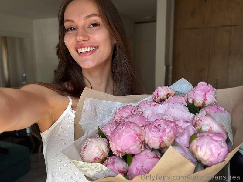 About the flowers… 💐 there’s this one guy here who’s been sp..