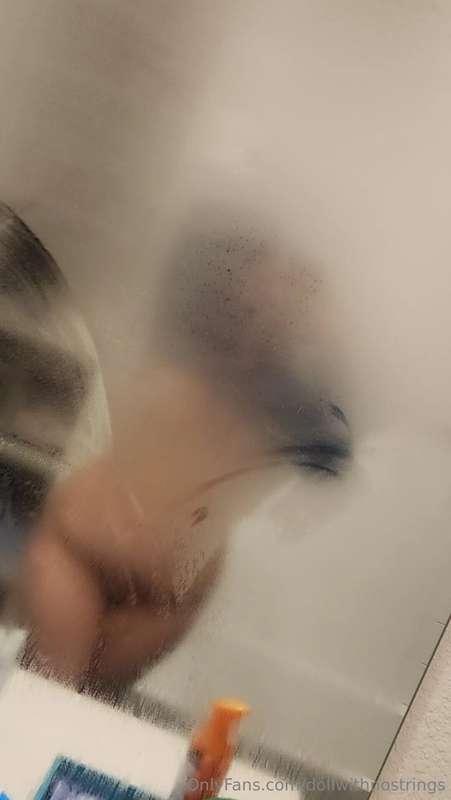 Keeping it steamy. 😘 happy Friday and good morning! 💦