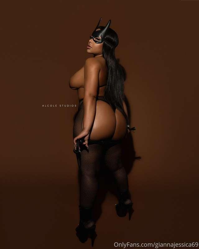 I'm feeling very slutty this Saturday, do you think you coul..