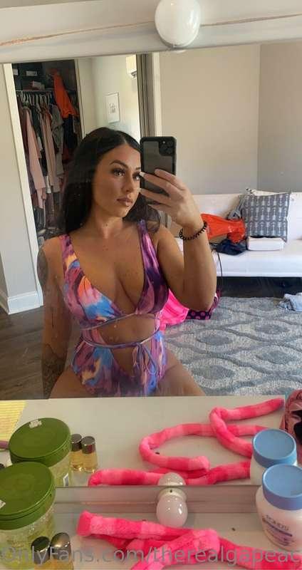 Let's start the week with a splash of colors 🥰