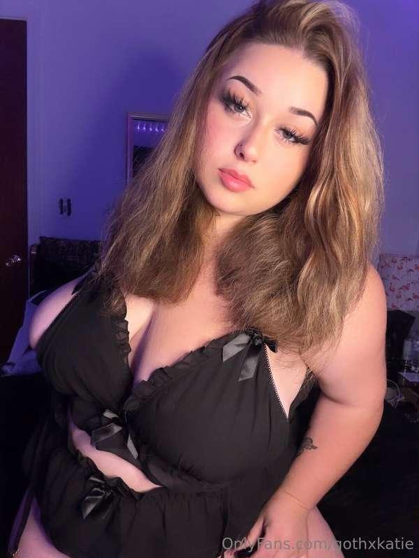 <3