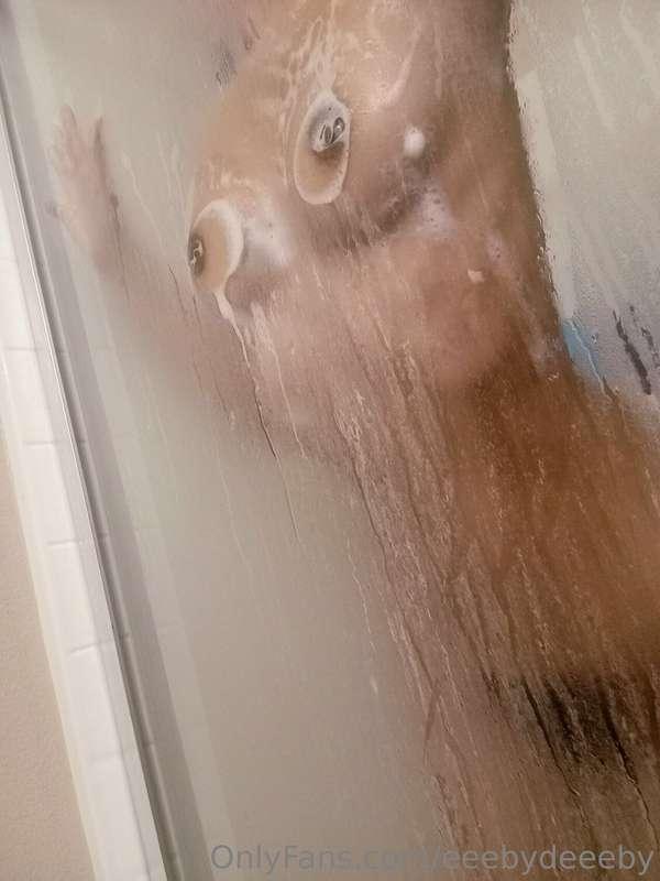 Pressed up on the glass 🧼
