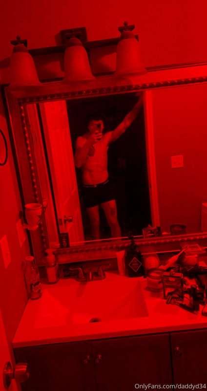 You see me standing at your door like this wyd?🥵👀