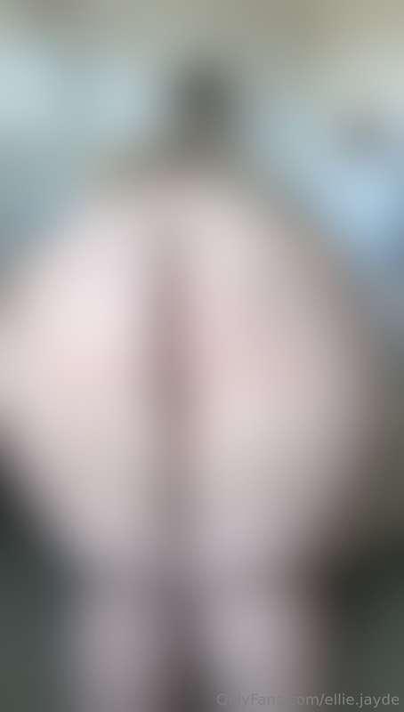 ***STRIP TEASE 🔥***

Come watch me strip out my sexy nightie..