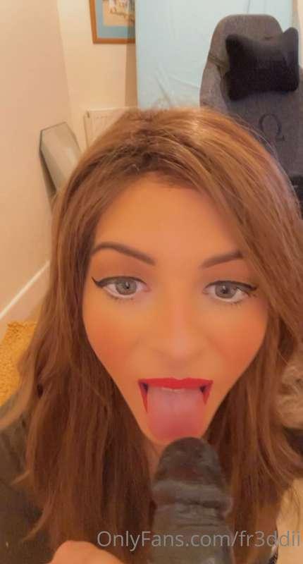 Daddy why aren’t you in my dms ? Xox

Message me I’m active ..