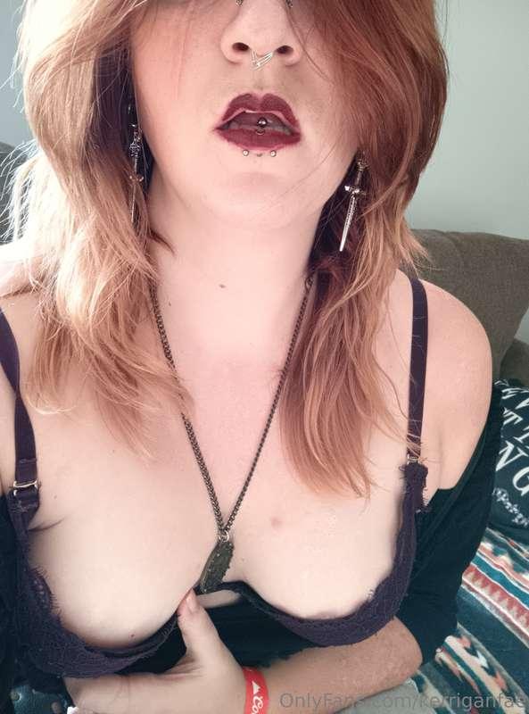 Your pirate captain has just returned home after a long way ..