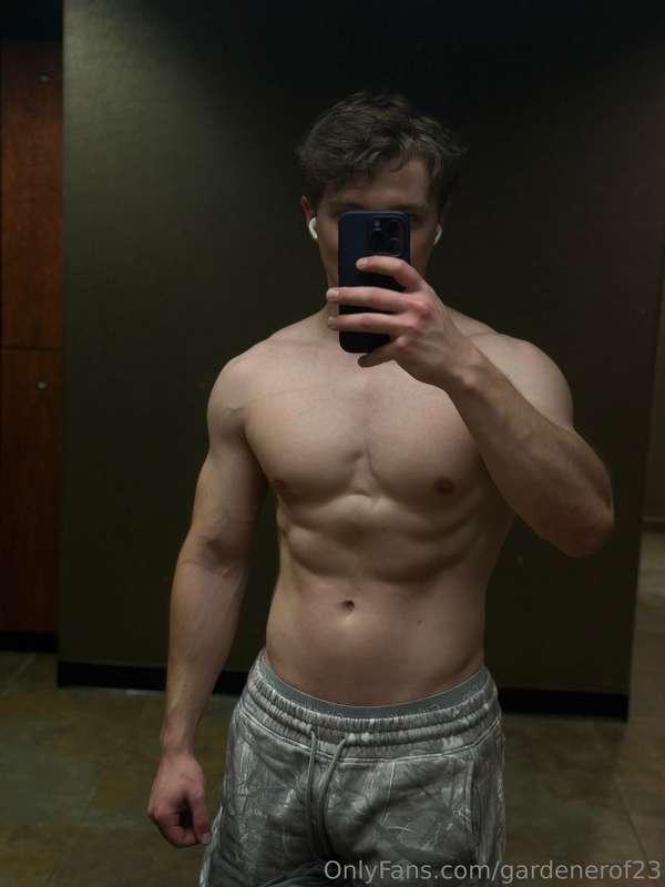 Here’s a bit of flexing ;) Christmas is almost here! If yall..