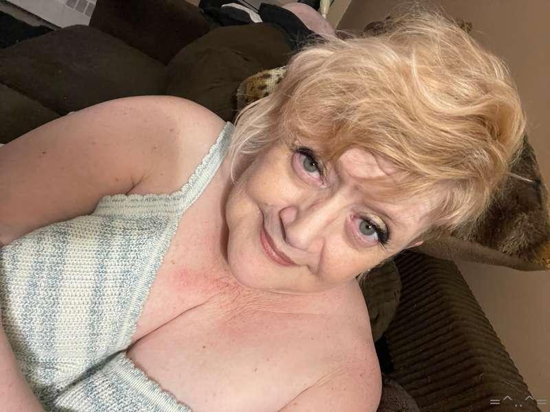 mature4boytoy image #0