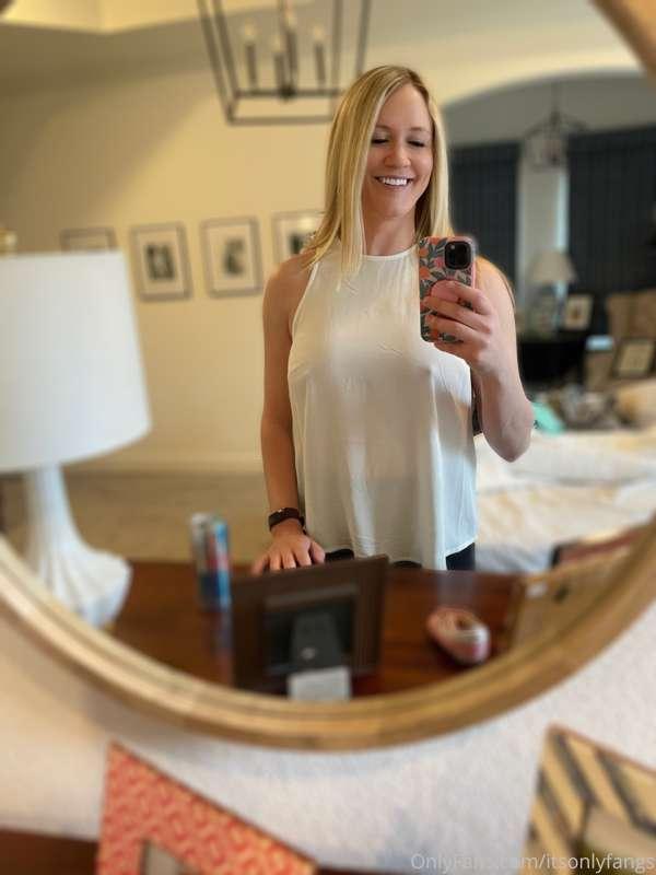 White shirt Monday 😂