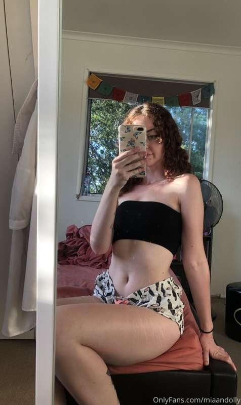 Swipe to undress me 💋🖤