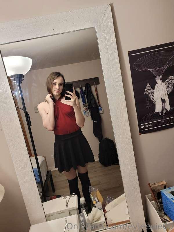 Woo school is done so I can focus on my true calling: titty ..