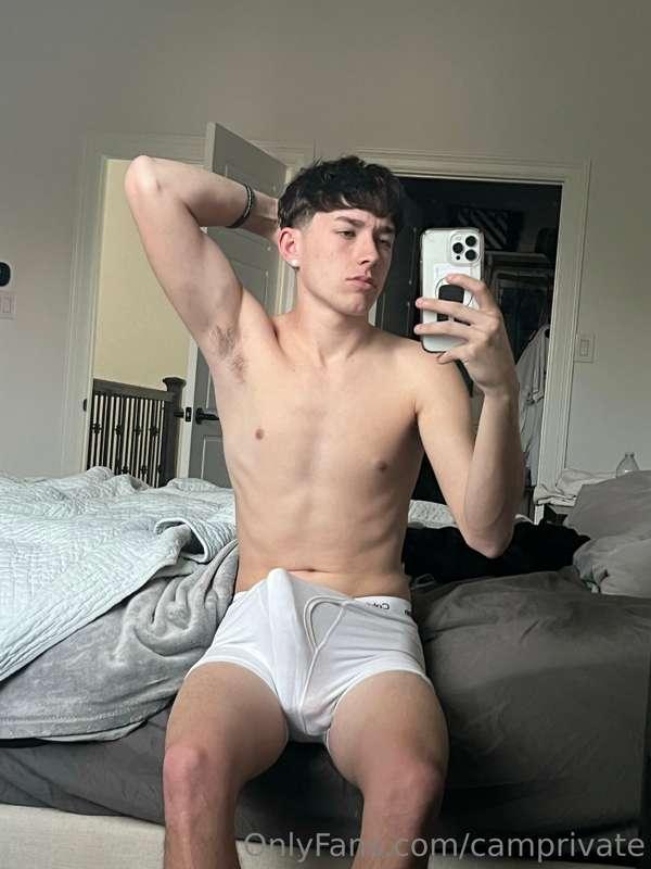 Live TONIGHT with a twist🥵 
Like this to attend, starts 7PM ..