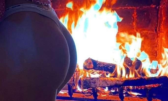 I am waiting for you to play me live for you .. 🤭  SEXTING O..